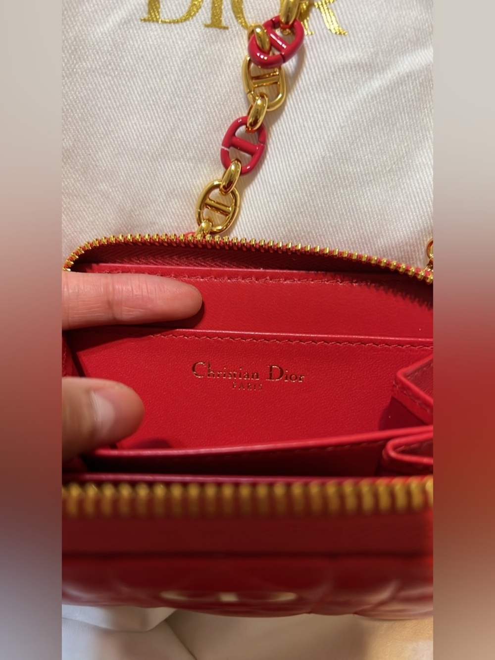 Mini Dior Caro Crossbody zipped Pouch in Raspberry Cannage Lambskin - Picture 6 of 12